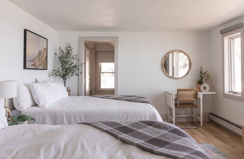 Wainfleet Villa | 5000 sqft Beach House With Private Beach, Fireplaces, Hot Tub, Peloton Gym