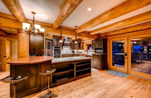 Black Hawk Cabin | 5000 sqft Log home Denver, Red Rocks, SKI, HOT TUB, Sleeps 6 adults + 6 kids