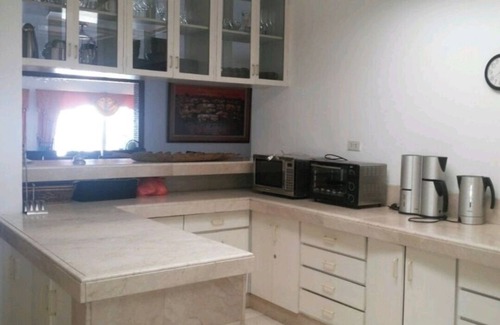 Las Pinas House | 500sq m lot, 300sq.m. House in BF Homes International with pool and Jacuzzi.