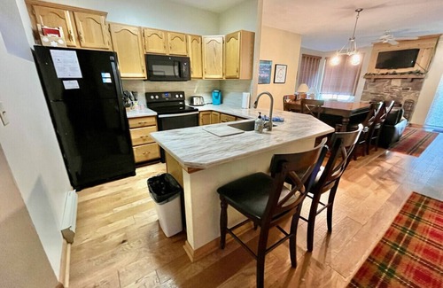 Hidden Valley Apartment | 5018 Summit Drive, Somerset
