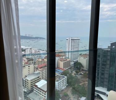 Pattaya Bay Apartment | 502 Edge芭提雅市中心25楼高层海景服务公寓,芭提雅海湾景观,近沙滩,步行街,购物中心