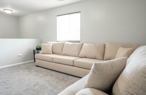 West Jordan House | 5040 Sqft l Sleeps 25 l Near Ski & Downtown SLC