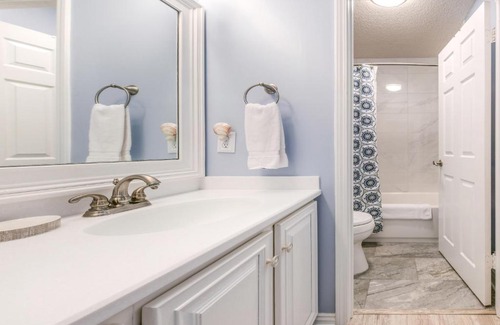 American Beach Apartment | 505 Sailmaker Apts