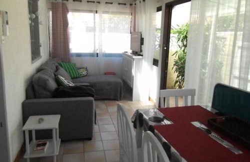 Portiragnes-Plage Villa | 50m de la plage, adorable maison climatisée 2 chambres 5 couchages parking privatif LRVM52