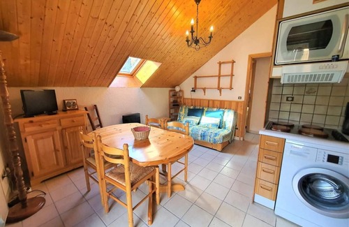 La Salle-les-Alpes Apartment | 50m from shops, 1st floor, balcony, tv, 35m², Serre Chevalier