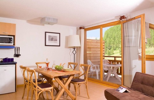 Les Orres Apartment | 50m from shops, view ski slopes, swimming pool, balcony, 28-29m², Les Orres