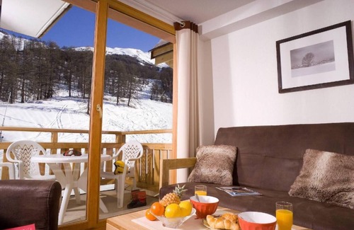 Les Orres Apartment | 50m from shops, view ski slopes, swimming pool, balcony, 28-29m², Les Orres