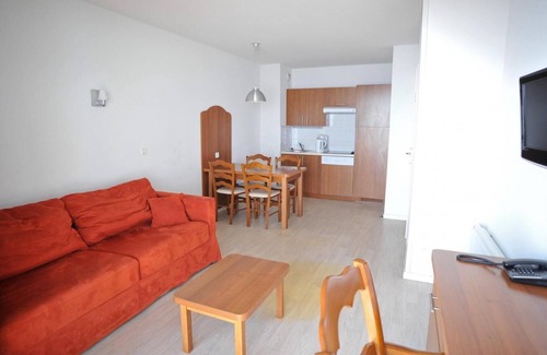 La Mongie Apartment | 50m from ski slopes, view ski slopes, swimming pool, terrace, parking, tv, ski locker, 29m²