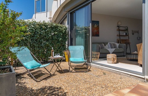 La Grande-Motte Apartment | 50m2 Apartment with A/C and direct access to the beach