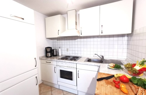 Diedrichshagen House | 50m² Holiday Cottage for up to 4 people near the beach, with its own garden, ter