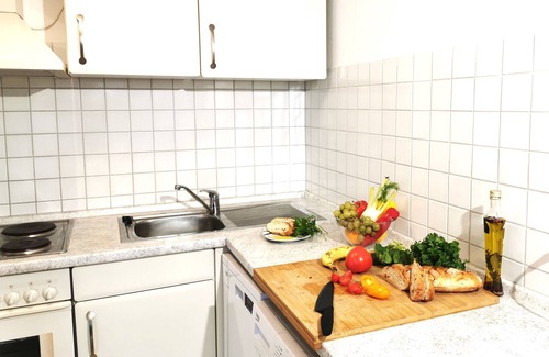 Diedrichshagen House | 50m² Holiday Cottage for up to 4 people near the beach, with its own garden, ter