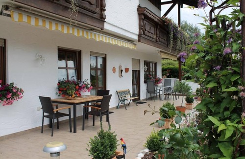 March Apartment | 50qm-große Ferienwohnung mit großer Sonnenterrasse und Blick auf den Bayerischen Wald