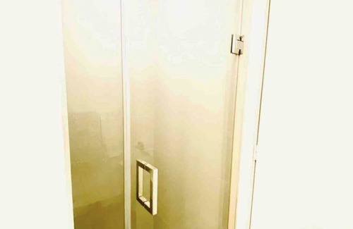 Bay Cloverhill Condo | 50th Floor Luxury Yorkville Condo w Free Parking