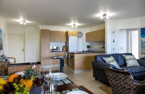 Illovo Beach Apartment | 51 La Mer - Stunning sea, beach & coastline view.