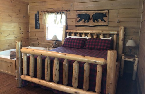 Gatlinburg - Pigeon Forge Cabin | 51 m² Cabin ∙ 4 guests