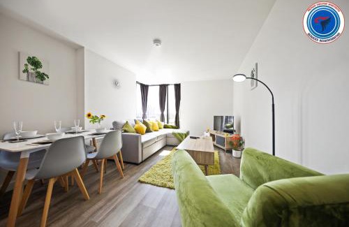 The Westside Apartment | 51 PERCENT OFF - LONG STAYS - PREMIUM EXECUTIVE APARTMENTS - SHERATON VIEW - CITY CENTRE - FOR FAMILIES , BUSINESS, LEISURE & RELOCATIONS - Free WiFi