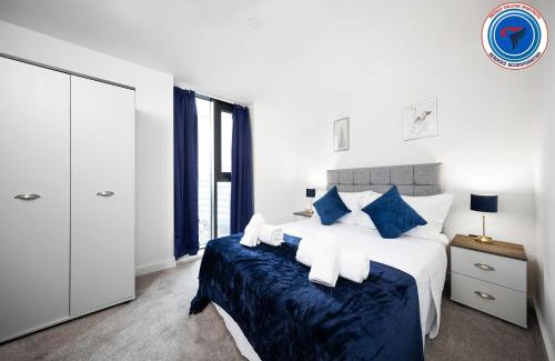 The Westside Apartment | 51 PERCENT OFF - LONG STAYS - PREMIUM EXECUTIVE APARTMENTS - SHERATON VIEW - CITY CENTRE - FOR FAMILIES , BUSINESS, LEISURE & RELOCATIONS - Free WiFi