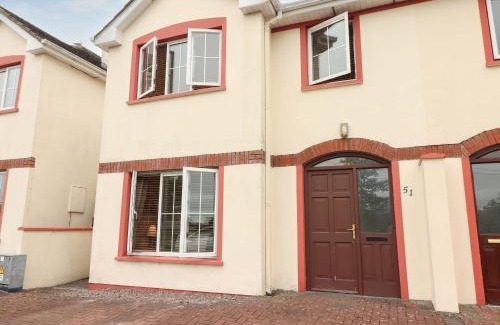 Tralee House | 51 Woodview Park