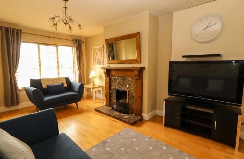 Tralee House | 51 Woodview Park