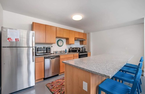 Otterbien Home Apartment | 5103 Peters · New Industrial Loft on Lebanon Bike Trail !
