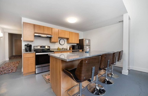 Otterbien Home Apartment | 5108 Peters Cartridge factory · New Industrial Loft Space on Bike Trail