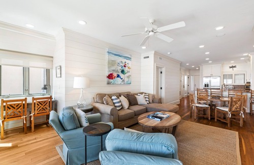East Beach Condo | 5128 Windswept: Renovated 2BR Oceanfront Condo, Beach Gear/Bike Credit