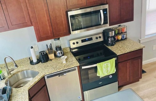 Latonia House | 516) Charming home- sleeps 8!
