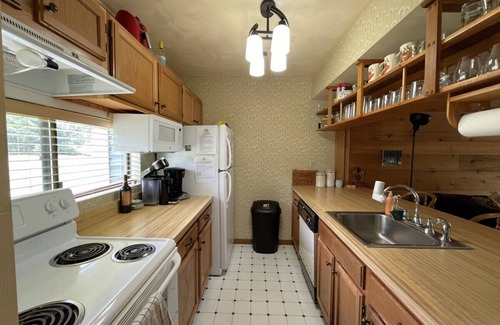 Hidden Valley Apartment | 517 Kooser Circle, Somerset