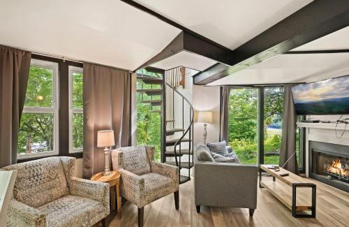 Sugar Mountain Ski Chalet | 520 Briarcliff Rd B by Carolina Stays