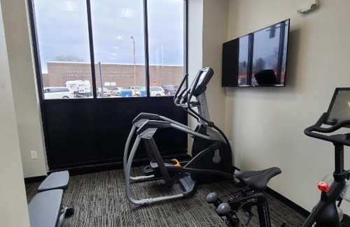 Champaign Apartment | 520 Neil Luxury 2 Bedroom
