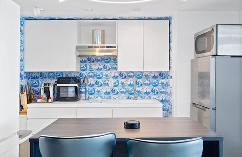 West Avenue Condo | 522 1100 West Bay view Balcony Studio, Gym, Spa, Pool