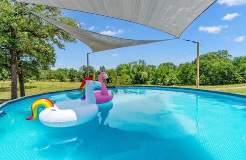 La Grange House | 53 Acre Ranch w/Pool, Spa, Lake, Game Room & More!