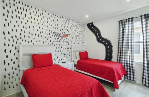 Sunset Ridge House | 53 Pool Home Located In Sunset Ridge Community!