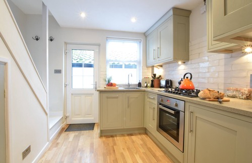 Aldeburgh Cottage | 53 TERN COTTAGE, ALDEBURGH, pet friendly, with a garden in Aldeburgh
