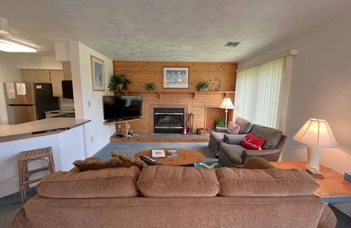 Hidden Valley Apartment | 5319 Summit Drive, Somerset