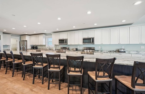 Kill Devil Hills House | 5373 - Wench's Pad 4, a stunning 20-bed oceanfront retreat in Kill Devil Hills