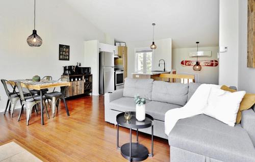 Stoneham Apartment | 54 chemin de la Perdrix