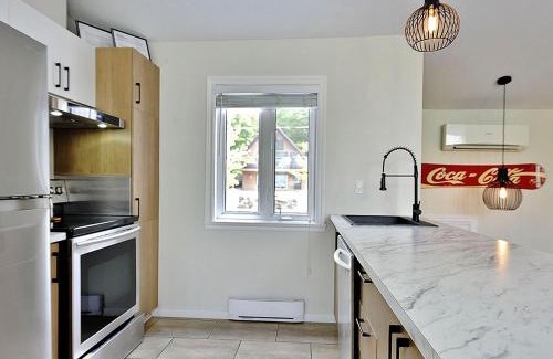 Stoneham Apartment | 54 chemin de la Perdrix