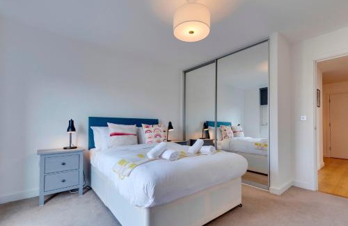 Trumpington Apartment | 54 Woodpecker Way · Modern apartment near Addenbrookes Free parking Pass the Keys