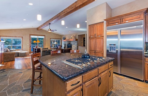 Incline Village House | 5400' Home w/6 BD, 6.5BR, Hot Tub - XMAS NIGHTLY REDUCED DUE TO A CANCELLATION