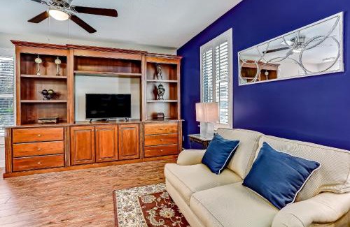 American Beach Apartment | 5422 Leonard Street