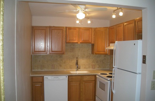 Hamptons at Boca Raton Condo | 55+ Condo, 2 Bed, Beautiful Pool & Lake View.