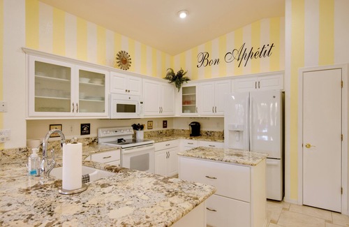 Gilbert House | 55 + Gilbert Home w/Yard, Golf Course On-Site