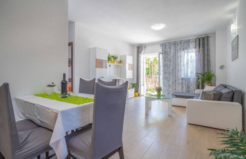 Jadranovo Apartment | 55 m² Apartment ∙ 2 bedrooms ∙ 4 guests