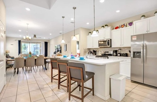 Loughman House | 5548 Solterra Room | Queen Bed & Shared Bathroom
