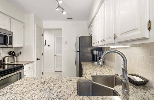 Kiawah Island Condo | 5558 Turtle Cove: Stylish Romantic Getaway, $150 Beach Gear/Bike Credit