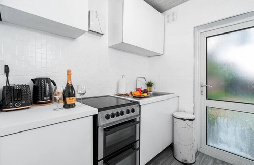 Erdington House | 559 Tyburn Road · 3 Bedroom House with Garden