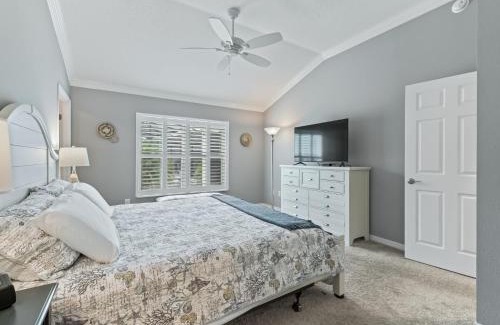 Wildwood House | 5590 Z6 VILLAGE OF FENNEY by REMAX Premier