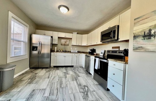 Lindenwald House | 5682 Horseshoe Bend Road · Charming 4BR Home in Liberty Township w Large Deck