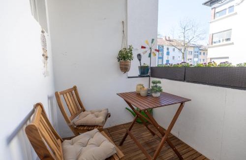 Wiemelhausen Apartment | 56qm Erdgeschoss-Wohnung zentral in Bochum Ehrenfeld mit Balkon - Friederika II